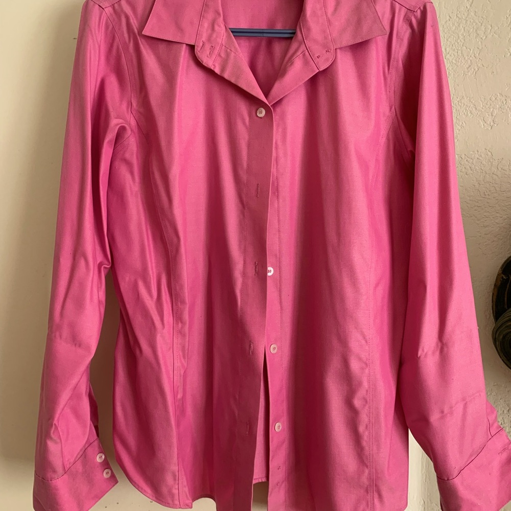 💝Very pretty pink blouse, bottom down💝